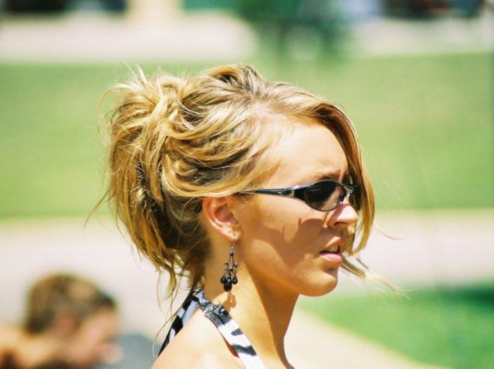 Девушки в бикини моют авто (40 фото)