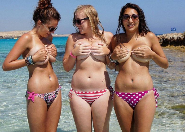 Забавные и пикантные фото девушек