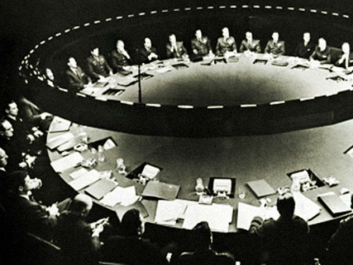 Иллюминаты: 6 фактов из истории самого таинственного общества Иллюминаты: 6 фактов из истории самого таинственного общества