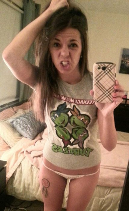 Девушки в трусиках