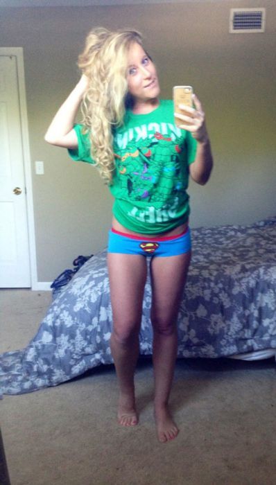 Девушки в трусиках