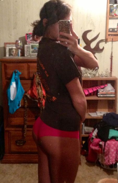 Девушки в трусиках