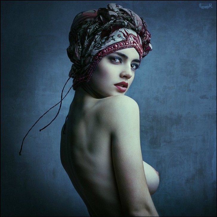 Ню от Анатолия Тура — тема раскрыта чуть более чем полностью Ню от Анатолия Тура — тема раскрыта чуть более чем полностью