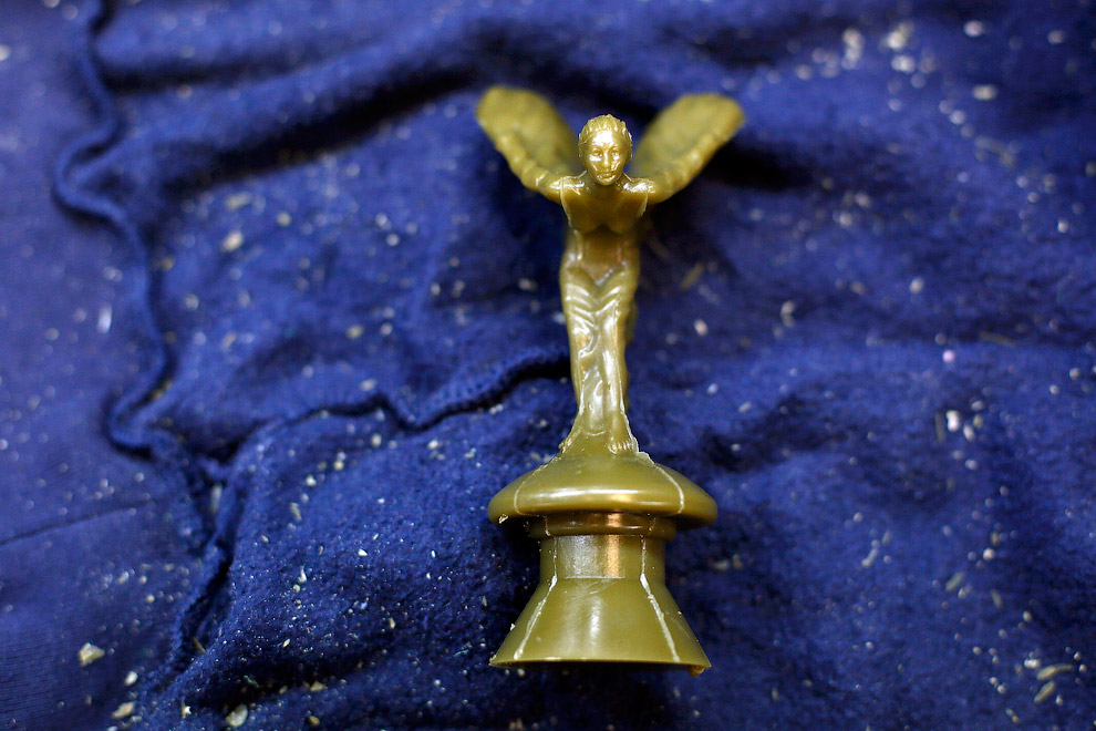 Как делают символ легендарной марки автомобилей Rolls-Royce