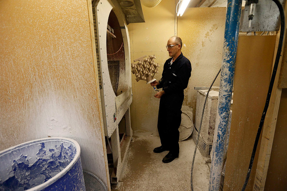 Как делают символ легендарной марки автомобилей Rolls-Royce