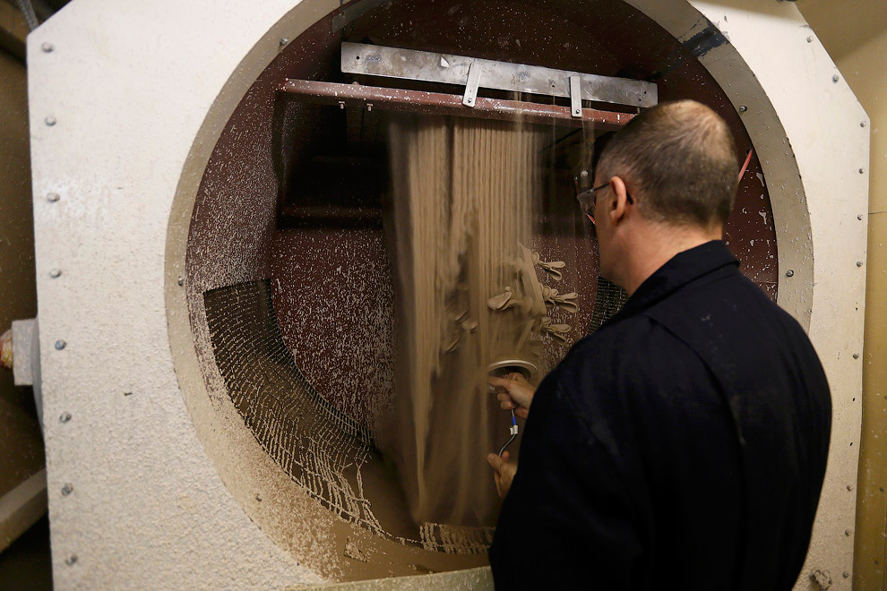 Как делают символ легендарной марки автомобилей Rolls-Royce