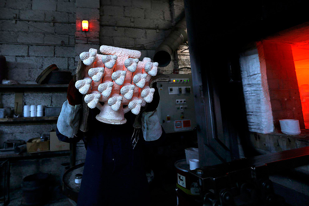 Как делают символ легендарной марки автомобилей Rolls-Royce