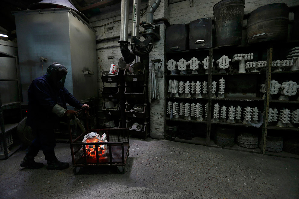 Как делают символ легендарной марки автомобилей Rolls-Royce