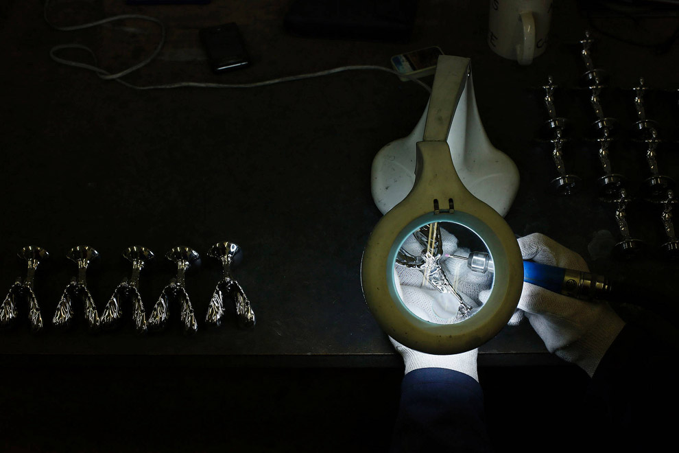 Как делают символ легендарной марки автомобилей Rolls-Royce