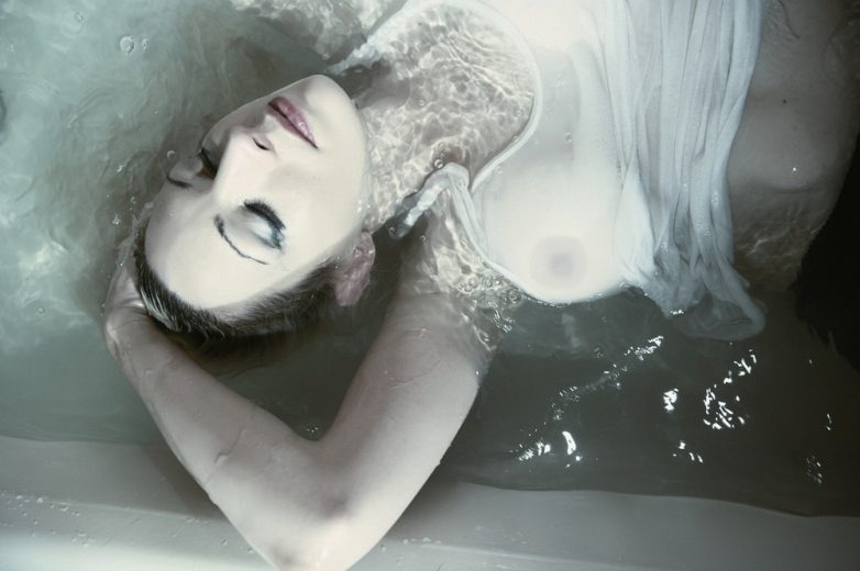 Озорные девчонки в ванной