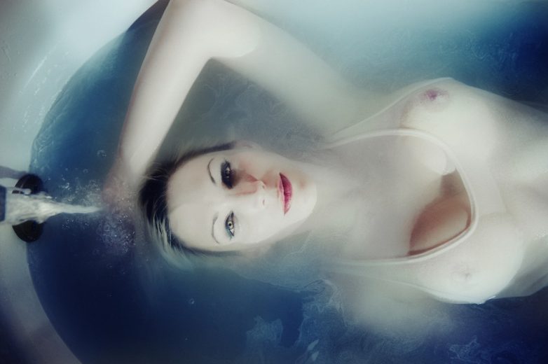 Озорные девчонки в ванной