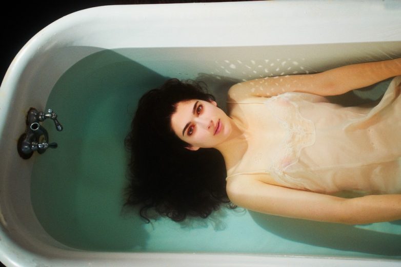 Озорные девчонки в ванной