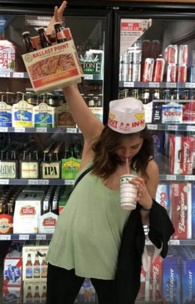 Девушки дурачатся