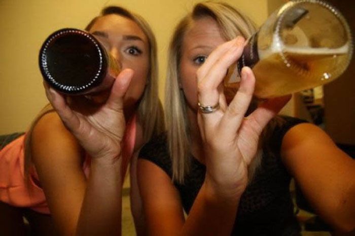 Девушки дурачатся