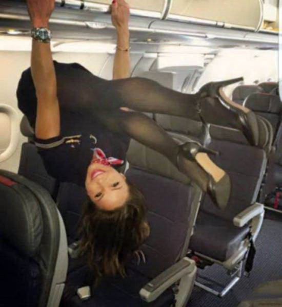 Девушки дурачатся