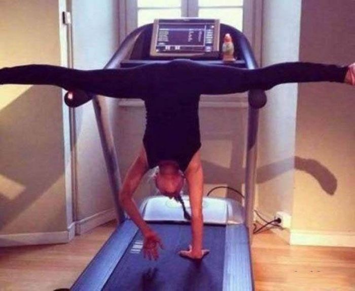 Девушки дурачатся