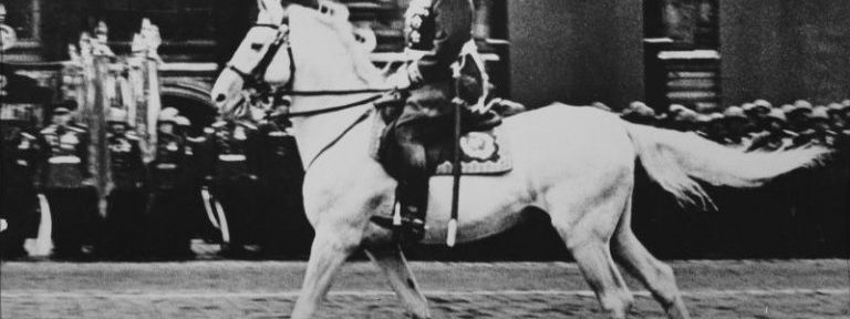 Почему Сталин не захотел принимать парад в 1945 году