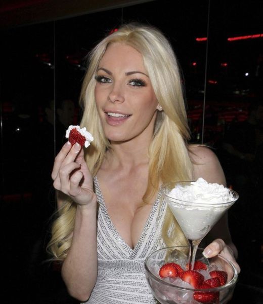 Новая невеста Хью Хефнера