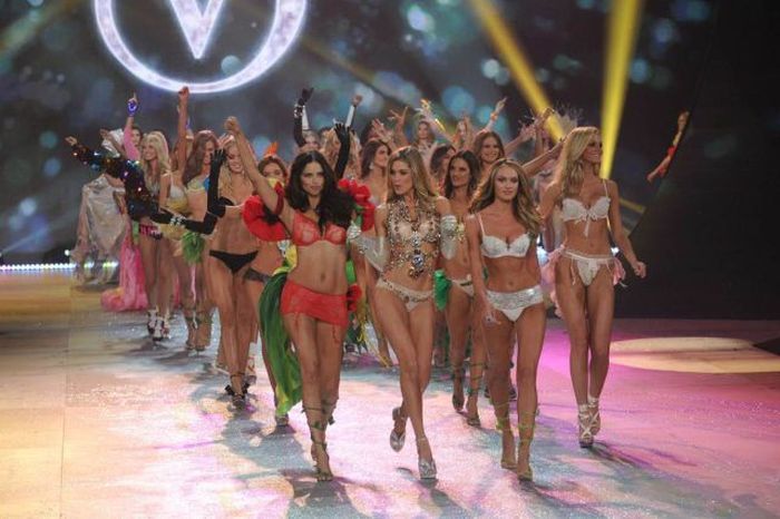 Показ от Victoria's Secret