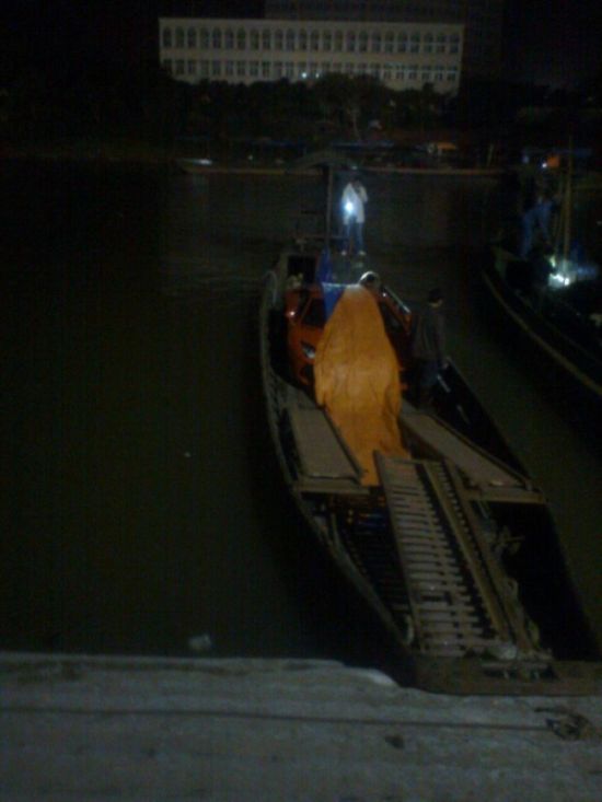 Суперкары во Вьетнаме - не роскошь (28 фото)