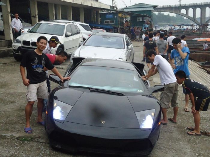 Суперкары во Вьетнаме - не роскошь (28 фото)