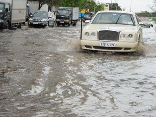 Суперкары во Вьетнаме - не роскошь (28 фото)