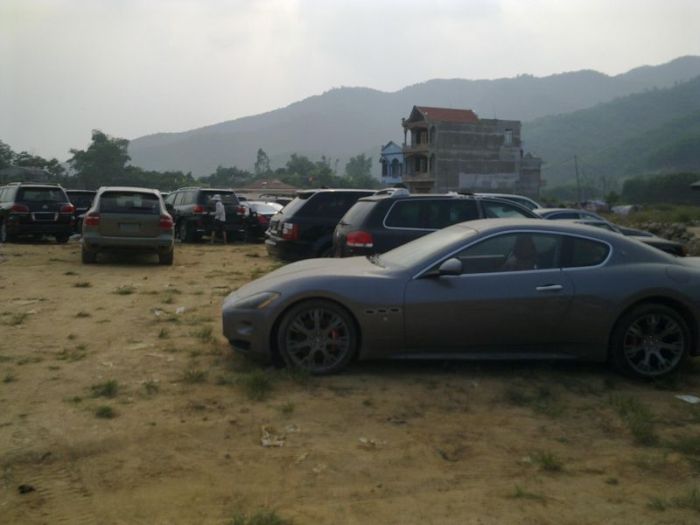 Суперкары во Вьетнаме - не роскошь (28 фото)