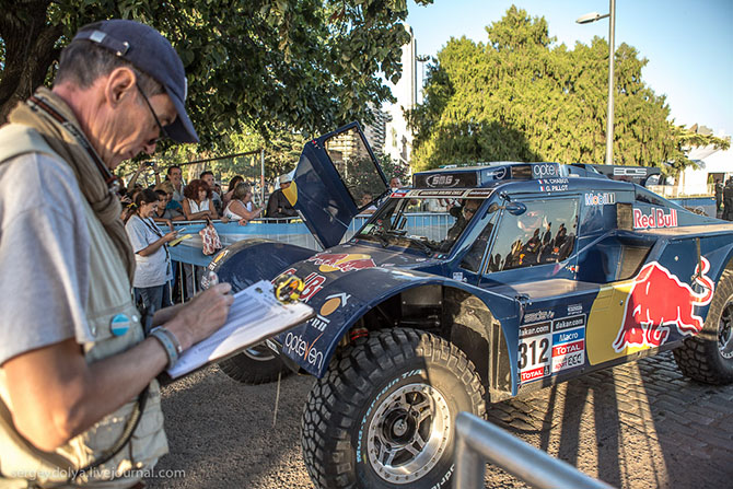 Первый гоночный день на Дакар 2014