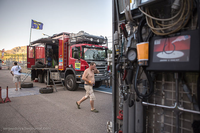 Первый гоночный день на Дакар 2014
