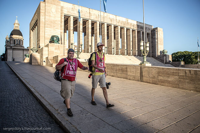 Первый гоночный день на Дакар 2014