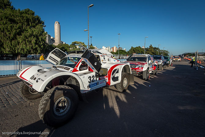 Первый гоночный день на Дакар 2014