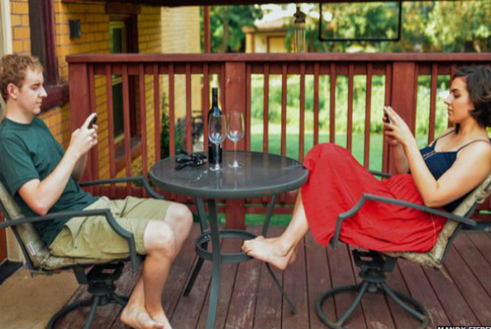 Сила зависимости от гаджетов в фотографиях Сила зависимости от гаджетов в фотографиях