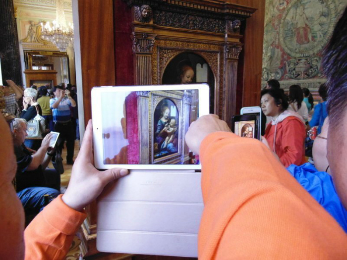 Сила зависимости от гаджетов в фотографиях Сила зависимости от гаджетов в фотографиях