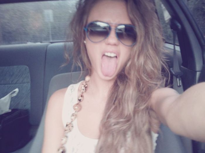 Пятничные девушки в автомобилях (92 фото)