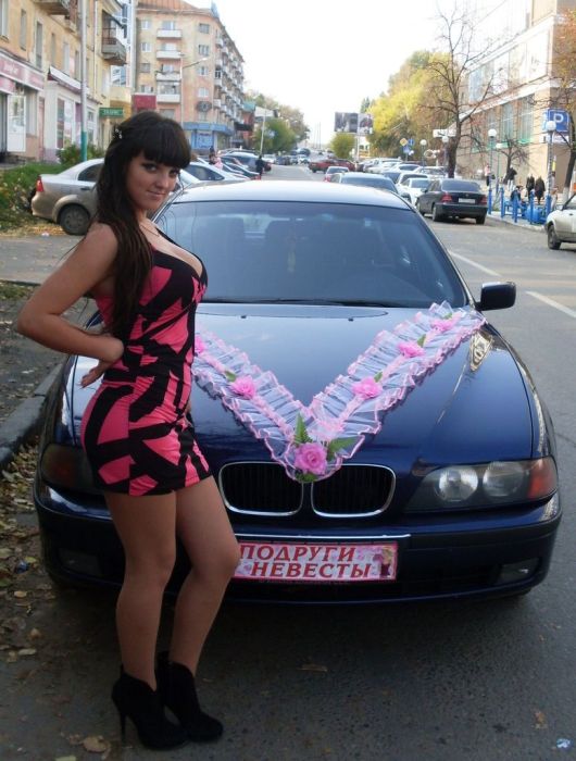 Пятничные девушки в автомобилях (92 фото)