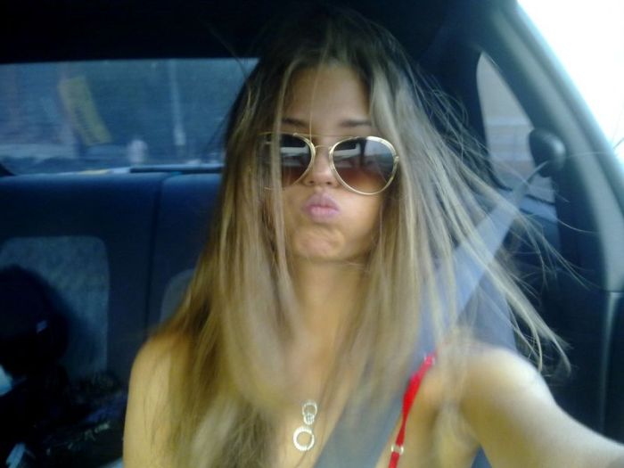 Пятничные девушки в автомобилях (92 фото)