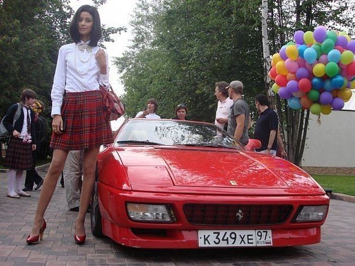 Пятничные девушки в автомобилях (92 фото)