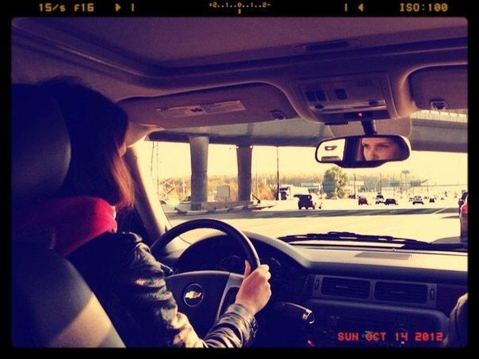 Пятничные девушки в автомобилях (92 фото)