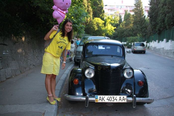 Пятничные девушки в автомобилях (92 фото)