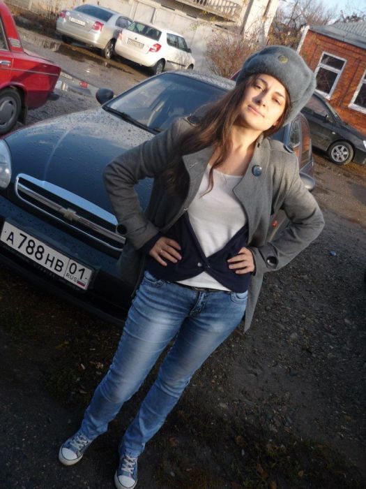 Пятничные девушки в автомобилях (92 фото)