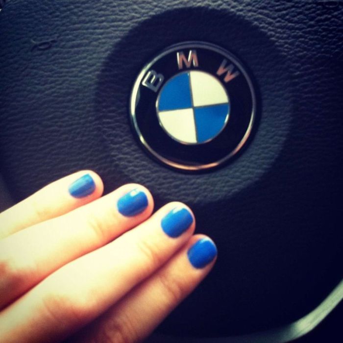 Пятничные девушки в автомобилях (92 фото)