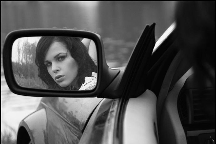 Пятничные девушки в автомобилях (92 фото)