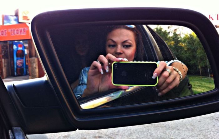 Пятничные девушки в автомобилях (92 фото)