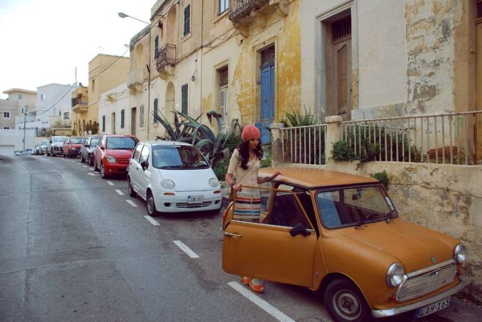 Пятничные девушки в автомобилях (92 фото)