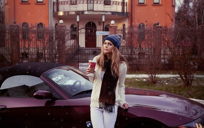 Пятничные девушки в автомобилях (92 фото)