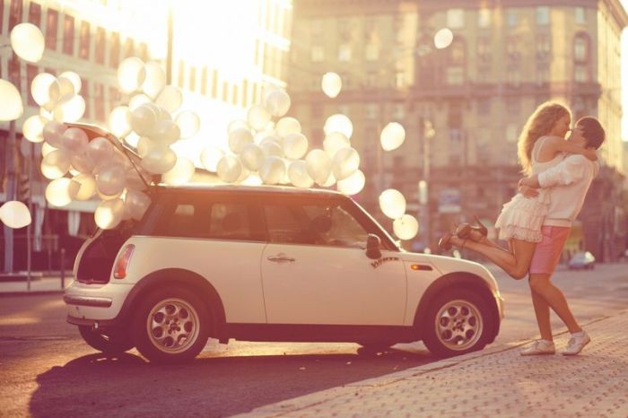 Пятничные девушки в автомобилях (92 фото)