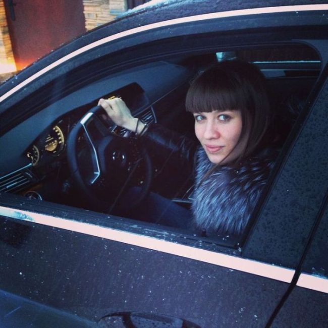 Пятничные девушки в автомобилях (92 фото)