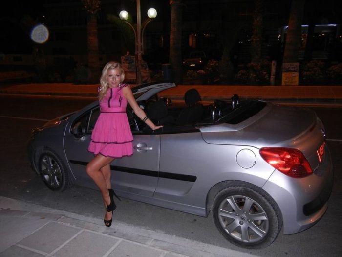Пятничные девушки в автомобилях (92 фото)
