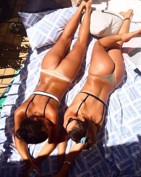 Роскошные девушки в купальниках