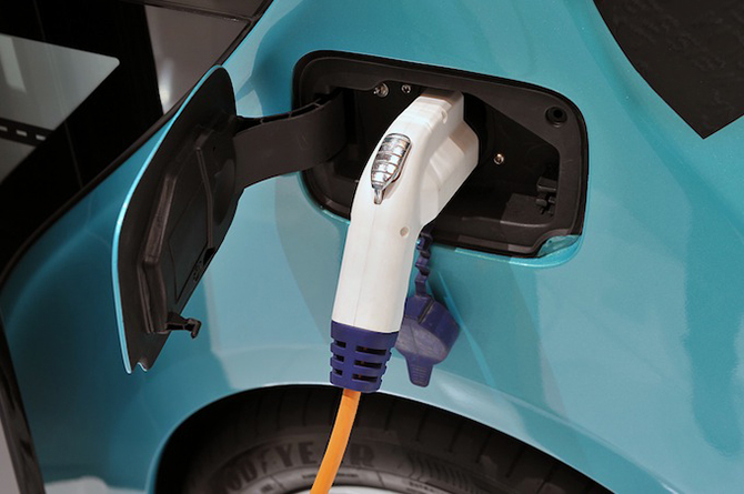 Маленький городской автобус Rinspeed microMAX